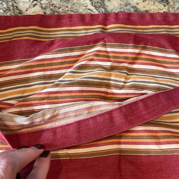 Pottery Barn striped duvet cover, King, 2 decorative pillowcases - Picture 3 of 6